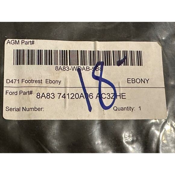 2010 FORD FLEX BLACK EBONY FOOTREST 8A83 74120A06 AC3ZHE BRAND NEW D471 - Picture 2 of 3